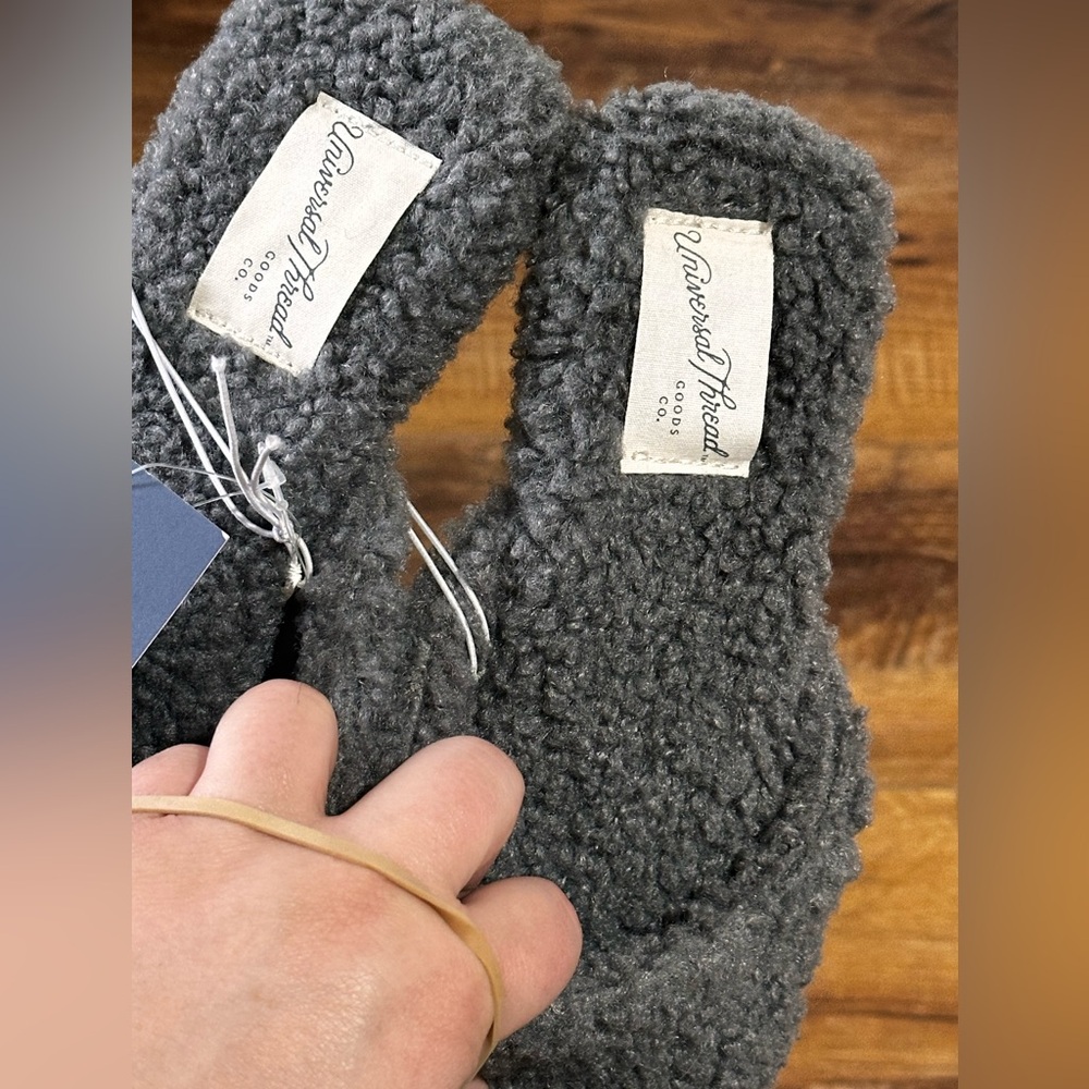 Universal thread size 9 sandals - Picture 4 of 4